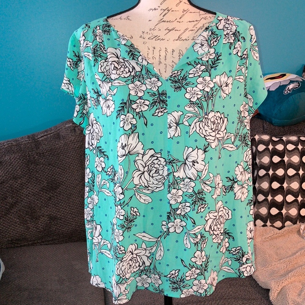 🎉4 for $20 Elle Floral Patterned Blouse, size XXL